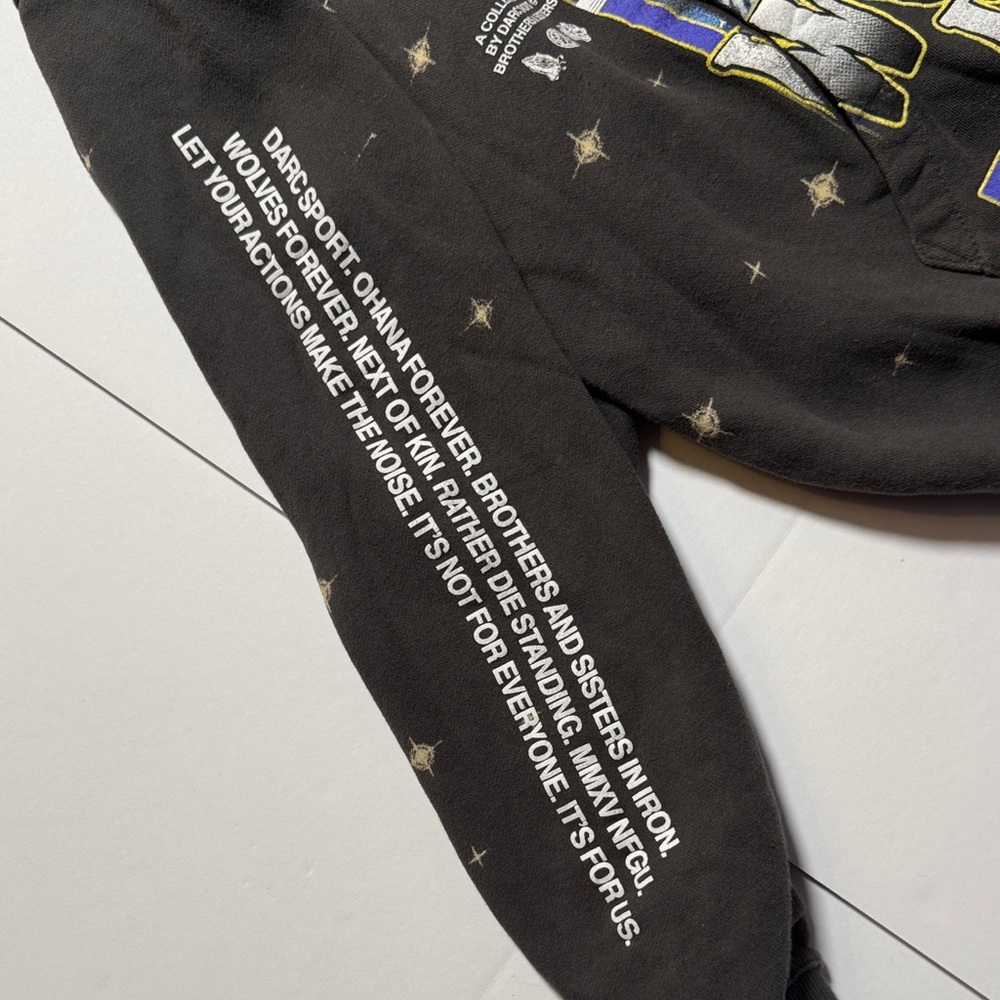 DARC SPORT Wolves Club Faded Black 'Wolves Forever' Graphic Hoodie Sweatshirt M - Picture 3 of 15